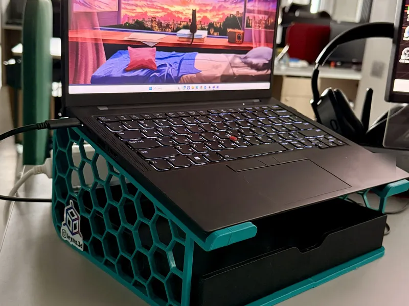 3D drukāts klēpjdatora statīvs ar atvilktni